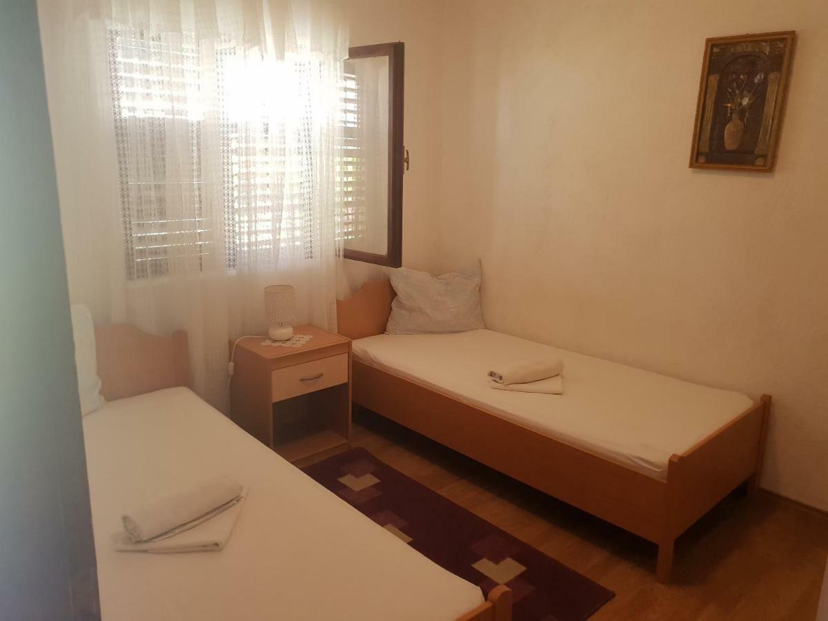 Guest House Alisa Hvar Town Exterior photo