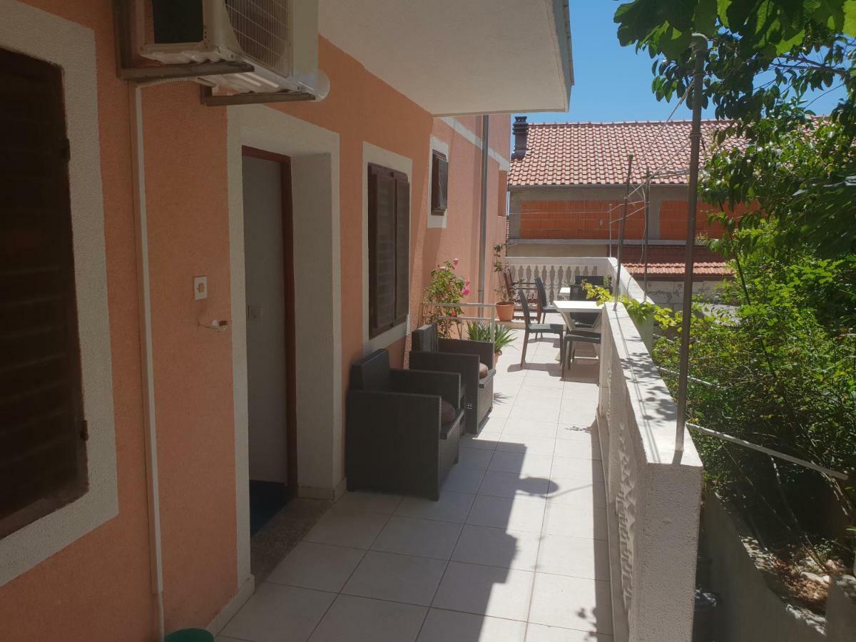 Guest House Alisa Hvar Town Exterior photo