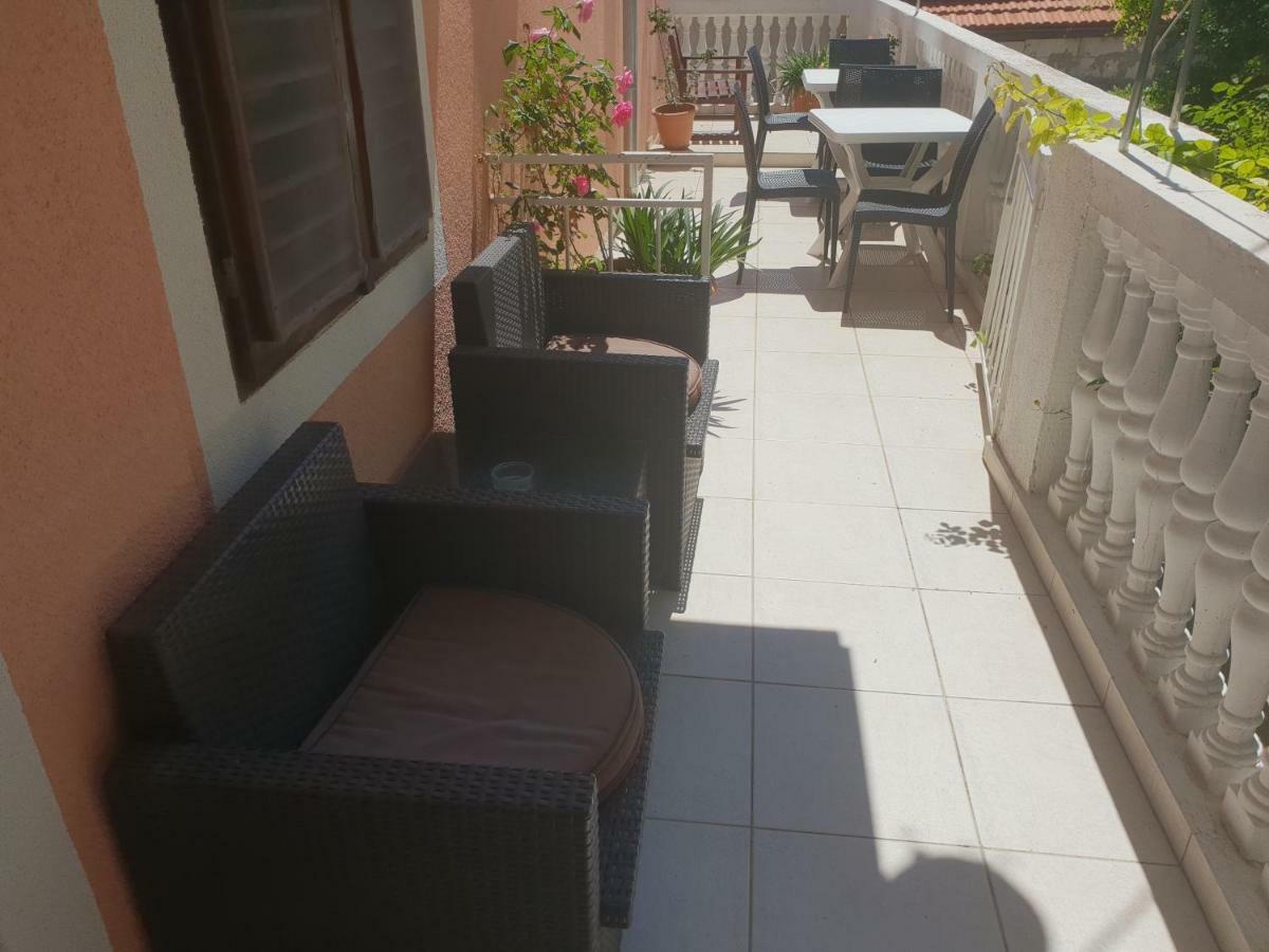 Guest House Alisa Hvar Town Exterior photo