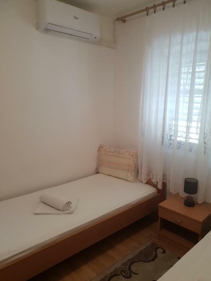 Guest House Alisa Hvar Town Exterior photo